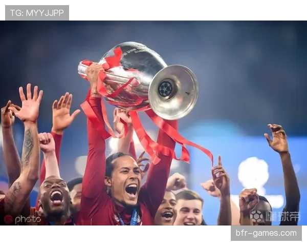 范戴克当选英超年度最佳,球迷赞誉其领导力与卓越表现 范戴克当选英超年度最佳,球迷赞誉其领导力与卓越表现