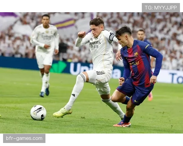 西甲联赛激战在即，多队状态回升，争冠保级悬念再起